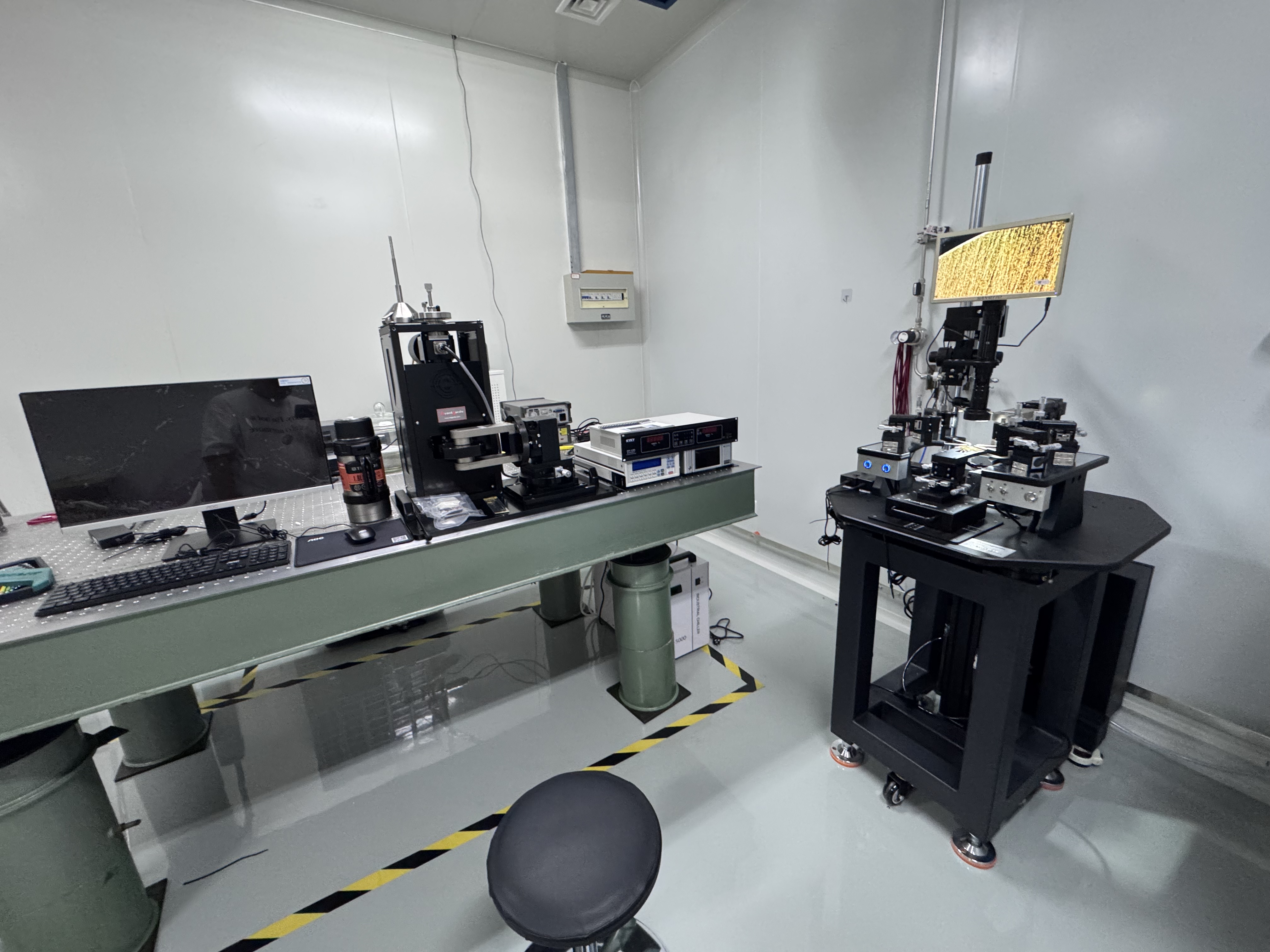 2024年9月北京某研究所在上海在线博彩平台购买的永磁铁室温探针台霍尔测试系统已交付完成